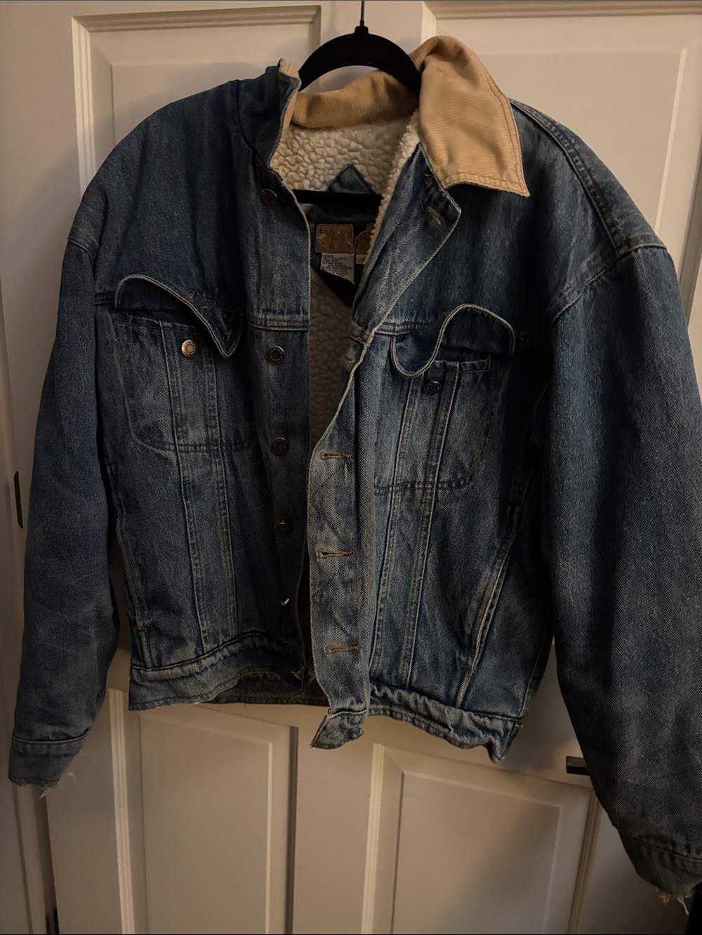 Women’s Blue Denim Vintage Sherpa-Lined Jacket with Corduroy Collar